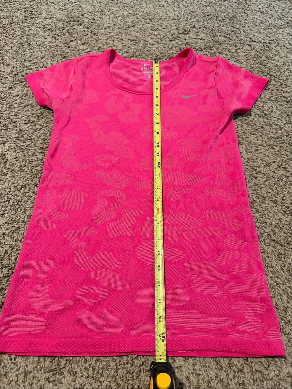 Nike Hot Pink Dri-FIT Short Sleeve Workout shirt top size small